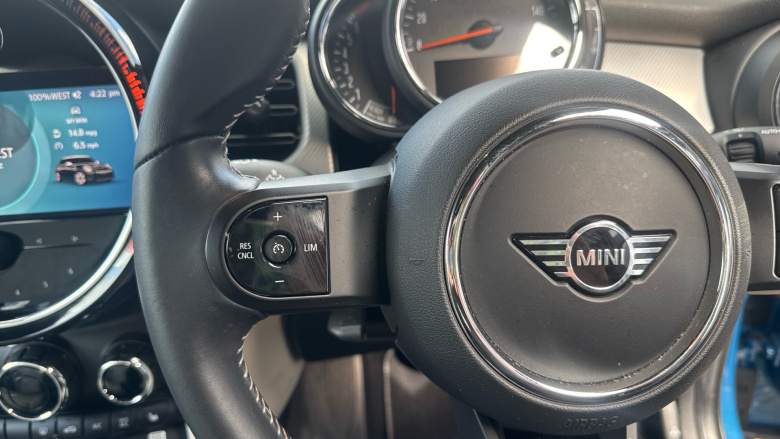 MINI Hatchback 1.5 Cooper Exclusive 5dr Auto Petrol Hatchback